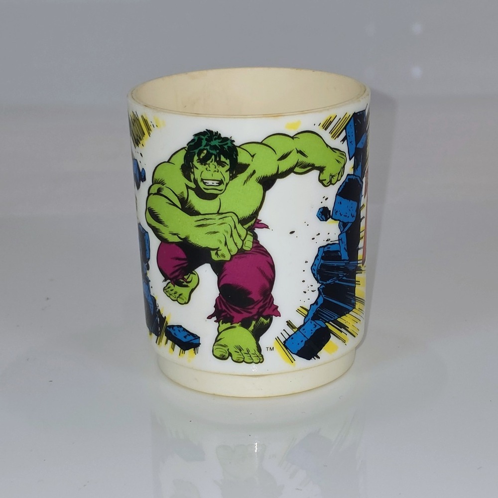 Vintage 1977 The Incredible Hulk Deka Plastic Mug Cup Marvel Comics Group 70s